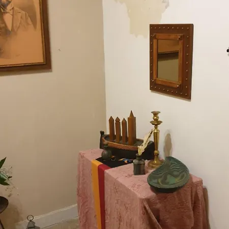 Art Gallery *
